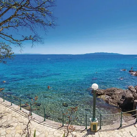 Apartament Cozy In With House Sea View
